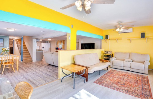 Gun Barrel City House | Cedar Creek Reservoir Retreat w/Fire Pit + Deck!