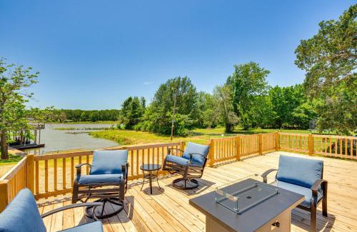 Seven Points House | Cedar Creek Reservoir Home with Private Boat Ramp!