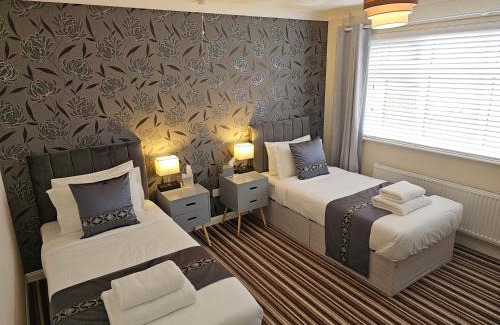 Holbeach House | Cedar Drive, Holbeach - 1 to 4 - Self Catering