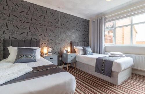 Holbeach House | Cedar Drive, Holbeach - 1 to 4 - Self Catering