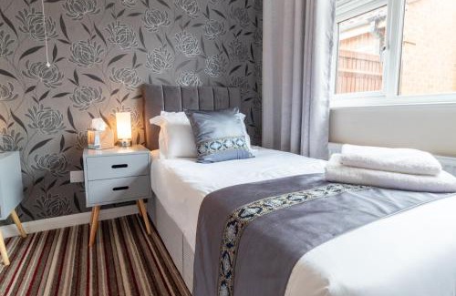 Holbeach House | Cedar Drive, Holbeach - 1 to 4 - Self Catering