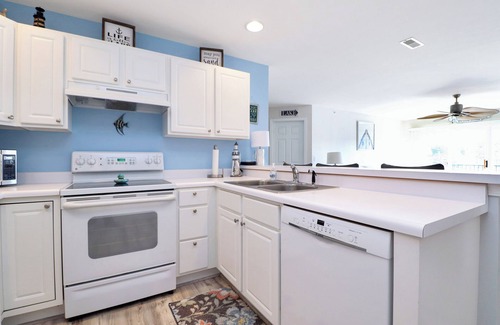 Camdenton Condo | Cedar Glenn Condo | Sleeping 10