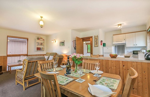 Minehead Cabin | Cedar Lodge - sleeps 4 guests in 2 bedrooms