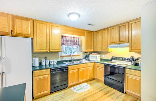 Cedar Mountain House | Cedar Mountain House on 12 Acres - Near Trails!