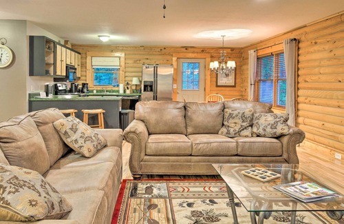 Cedar Mountain Cabin | Cedar Mountain Log Cabin: 4 Mi DuPont State Forest