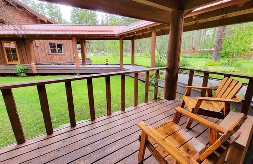 Mazama House | Cedar - pet-friendly room at The Inn At Mazama