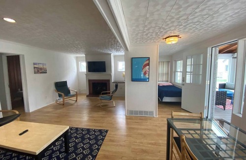 Sandusky Cottage | Cedar Point Road Cottage