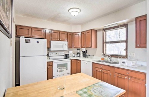 Cedar Rapids - Iowa City House | Cedar Rapids Rental w/Yard ~ 6 Mi to Downtown!