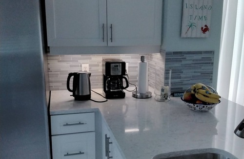 Whitney Beach House | Cedars East #526 Beautiful 2 bed 2 1/2 bath town home on Longboat Key. Sleeps 5