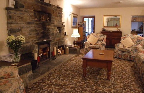 Garndolbenmaen House | Cefn Uchaf Guesthouse
