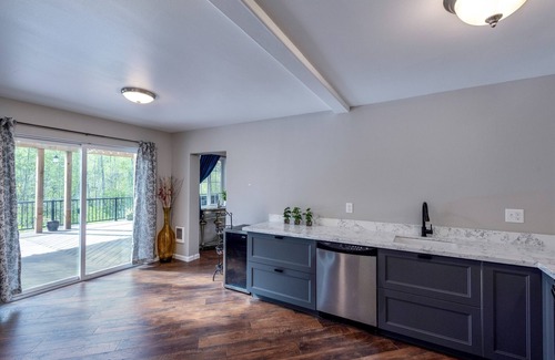 Echo Lake House | CELEBRATIONS VILLA: Wedding, reunion, B’Day, RV Parking