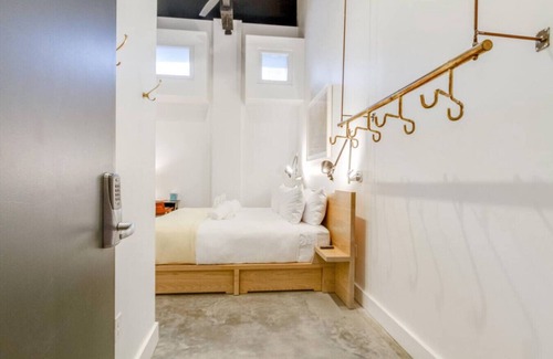 The Gulch Hotel | Center Gulch - Walk to Downtown - Private Parking