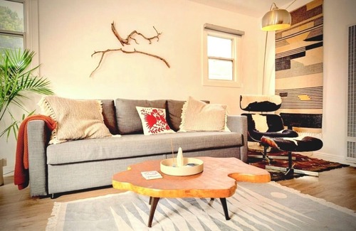 Mid City House | Center of it all! 1bd heart-of-LA casita near Beverly Hills/West Hollywood/Ktown