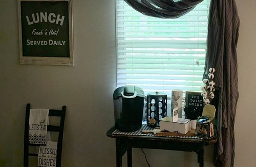 Dowelltown House | Centerhill Lake Indian Creek Getaway