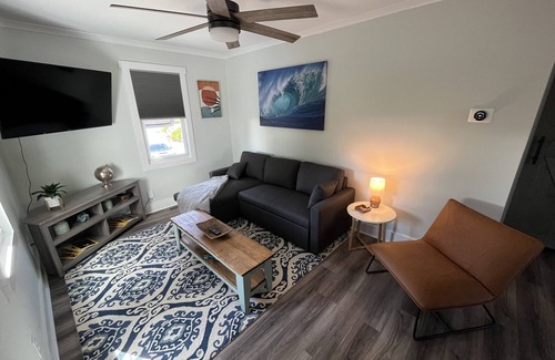 Wilmington House | Central 1940’s Wrightsville Bungalow, Renovated and Close to Beach/Downtown!!!