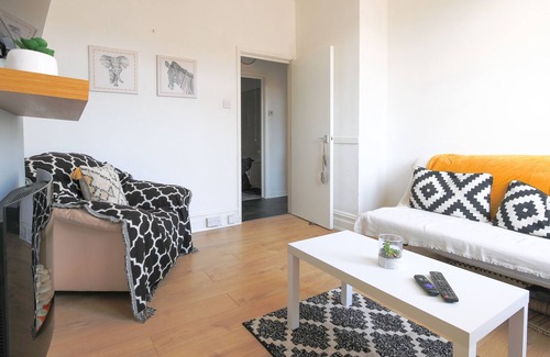 Grangetown Apartment | Central 1Bed Flat next to City Centre/Cardiff Bay
