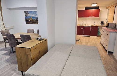 Suedviertel Apartment | Central apartment 70 m² up to 4 persons - close to the main station & trade fair Essen