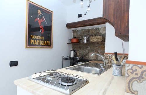 Cefalu Apartment | Central Apartment With Balcony