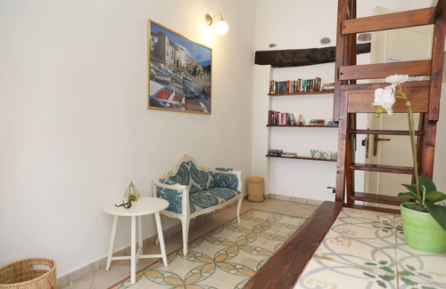 Cefalu Apartment | Central Apartment With Balcony