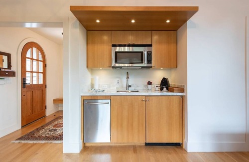 Pemberton Heights Apartment | Central Austin Luxury Loft - Completely Private