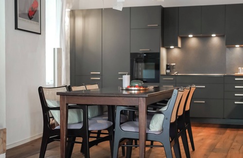 Niederdorf Apartment | Central Chalet Rooftop Maisonette in Old Town