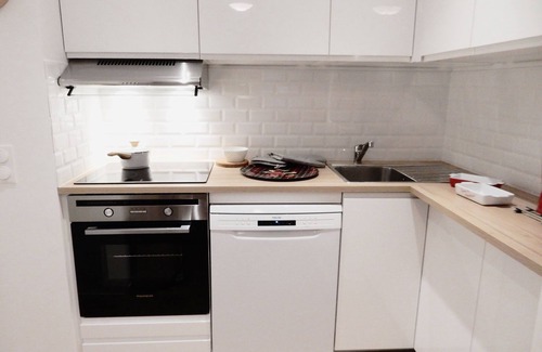 9th Arrondissement Apartment | Central charming Apt South butte Montmartre up to 7 people