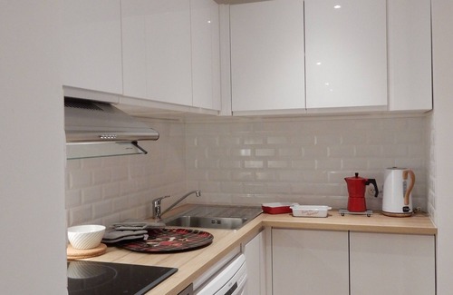 9th Arrondissement Apartment | Central charming Apt South butte Montmartre up to 7 people