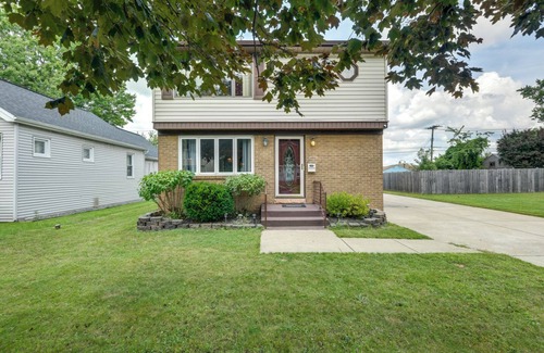 Depew Apartment | Central Cheektowaga Apt w/Shared Hot Tub & Pool!
