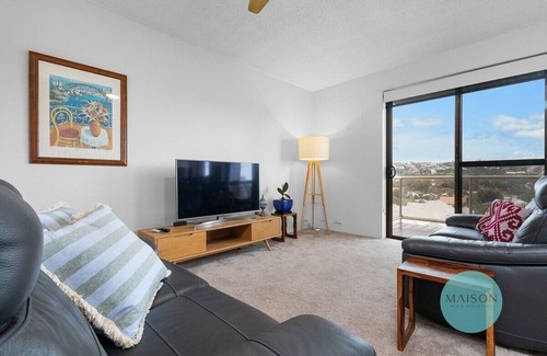 Cooks Hill Apartment | Central Cooks Hill Apartment