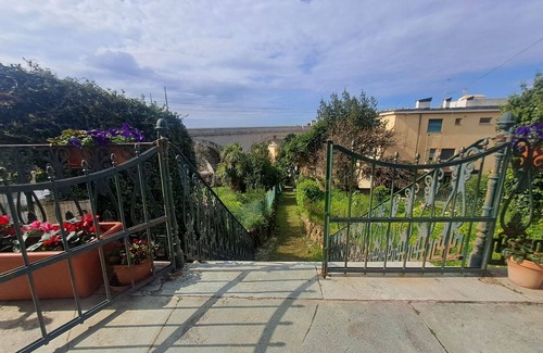 Bogliasco Apartment | Central Design Flat With Parking, Bogliasco