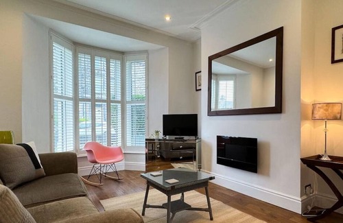 Harrogate City Centre House | Central | Free Parking | Relocating | Business
