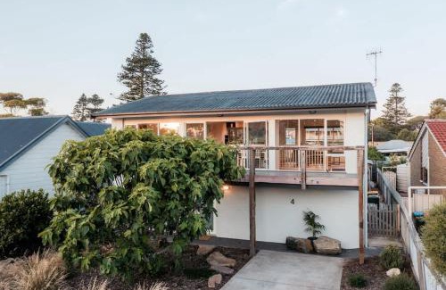 Goolwa House | Central Goolwa- Coastal Family & Friend Retreat