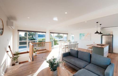 Goolwa House | Central Goolwa- Coastal Family & Friend Retreat