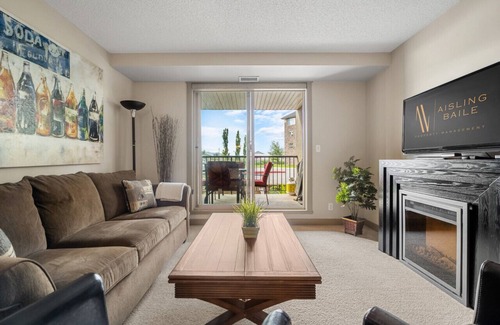 East Kootenay Condo | ⭐Central Ground Floor | Spacious | Pool | Hot Tub⭐