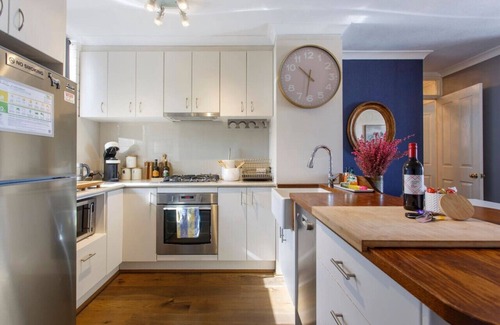Fremantle Apartment | Central Hidden Gem - Fremantle Apartment