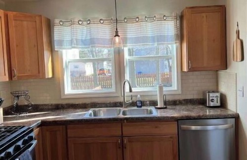 Bluffton House | Central HousenHome Away From Home!