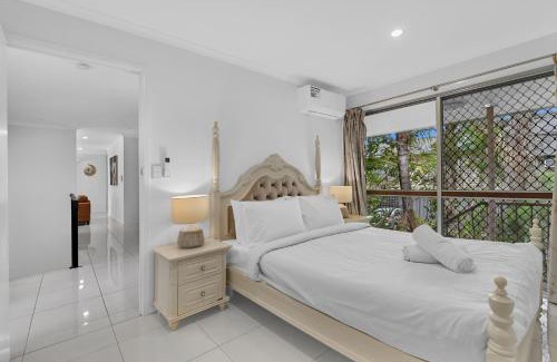 Southport Apartment | Central Located 3 Bedroom Unit in Southport