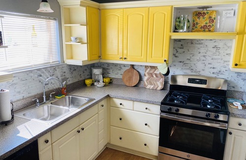 Palo Verde House | Central location with all the right amenities for the perfect vacation.