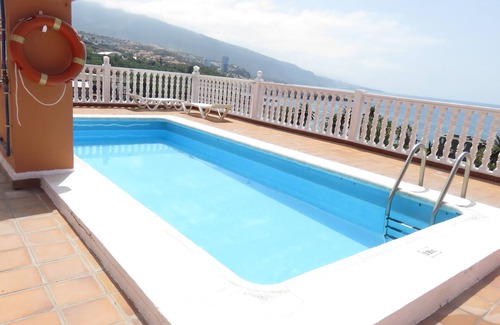 Puerto de la Cruz Apartment | Central Loft in Puerto de la Cruz with Wifi and close to Playa Jardín