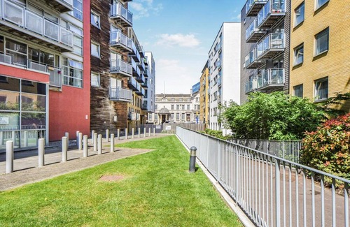 Greenwich West Apartment | Central London 2-bed Apartment