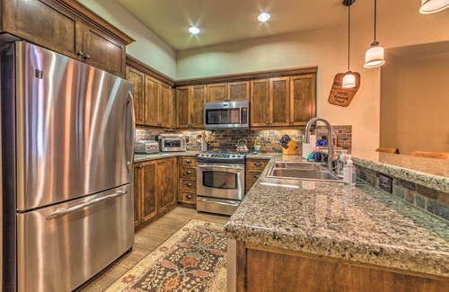 Woodwinds House | Central Mammoth Lakes Townhome ~ 1 Mi to Slopes