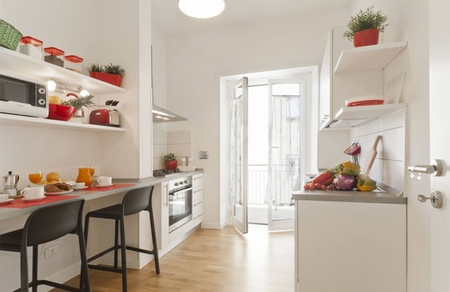 Appio Latino Apartment | Central, next to the Metro, overlooking the famous Appia Antica Park