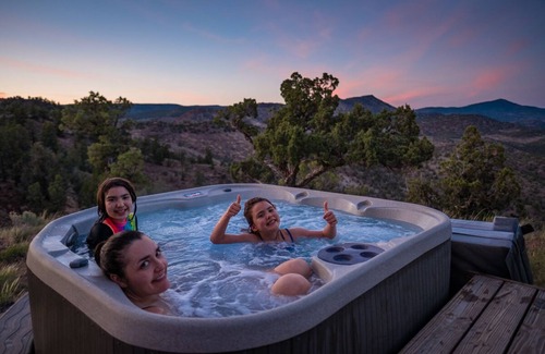 Prineville Cabin | Central Oregon Getaway! Incredible Lake and Mountain views! Dark Sky Area!