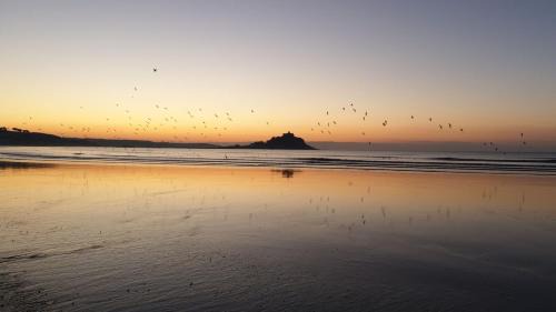Chysauster House | Central Penzance, Modern stylish home, Near Seafront with Gated parking
