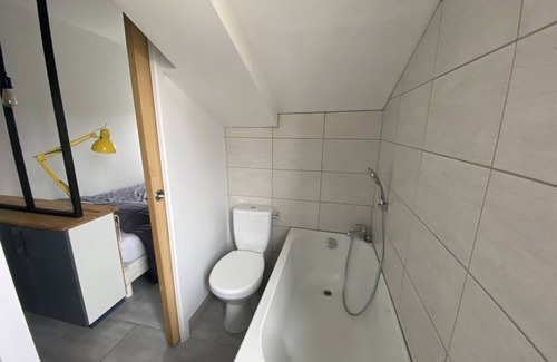 La Roche-Posay Apartment | Central Studio with Wi-Fi, Washer, Near Shops and 700m from Connétable Spa