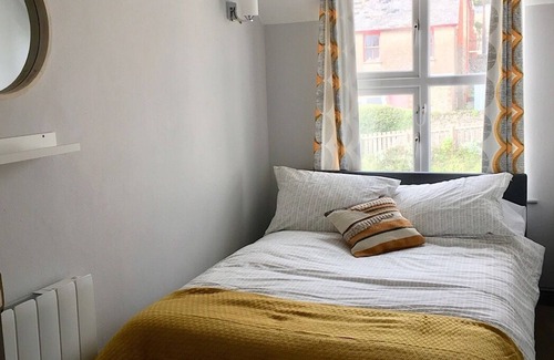 Woolacombe Apartment | Central Woolacombe Apartment with stylish decor and private parking