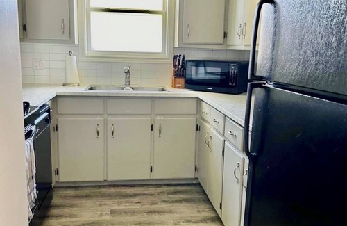 Summerside House | Centrally located, newly renovated 2 Bedroom, 1 bathroom