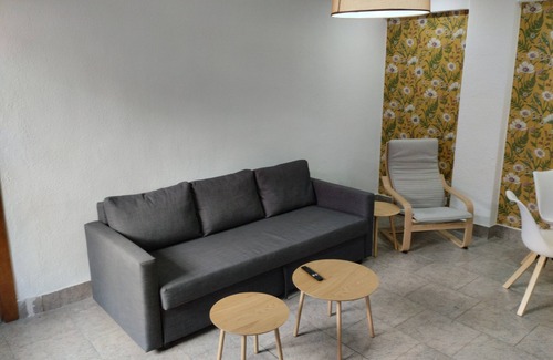 Abena Apartment | Centrally located and equipped apartment