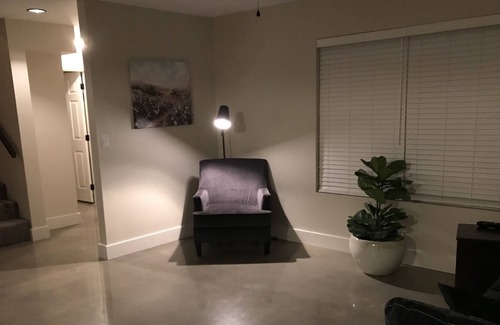 Carbondale House | Centrally located and family friendly.