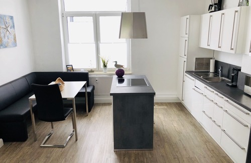 Schleswig Apartment | Centrally located apartment with sloe view